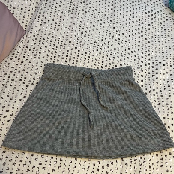 Halara Skirt - Picture 2 of 3